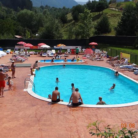 Cabana Pensiune La Brazi Vulcan  Esterno foto