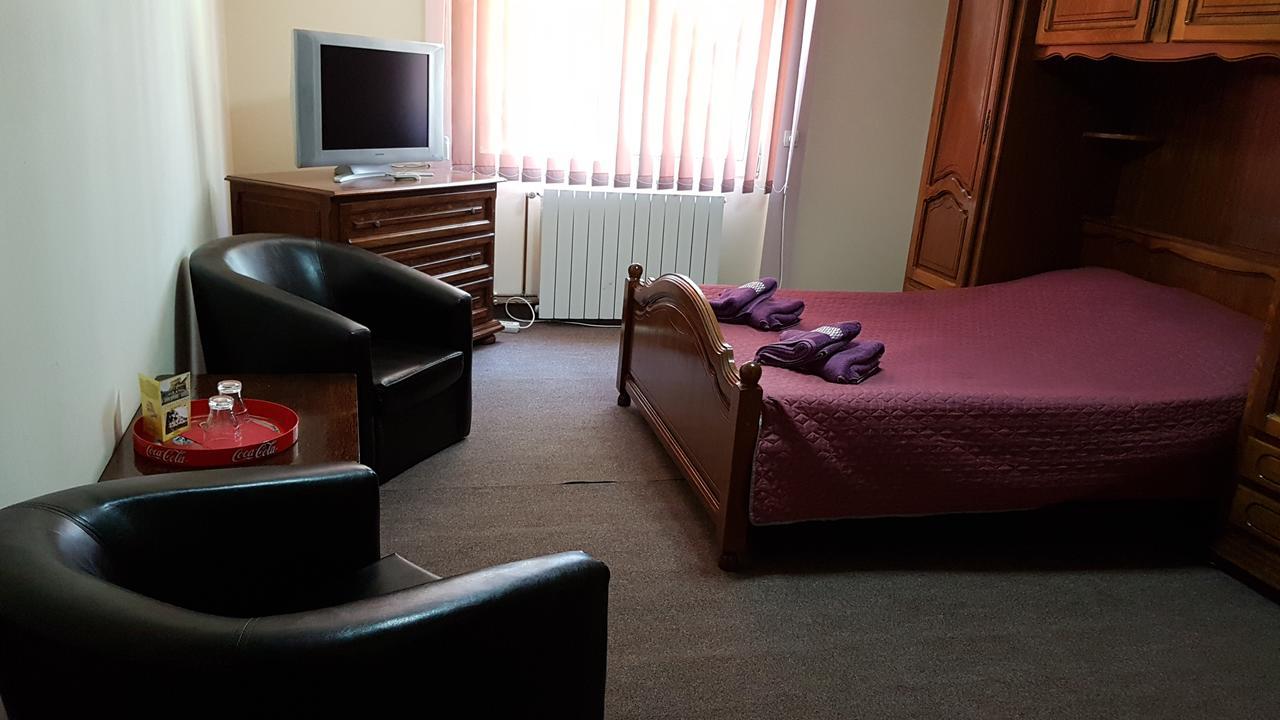 Cabana Pensiune La Brazi Vulcan  Esterno foto