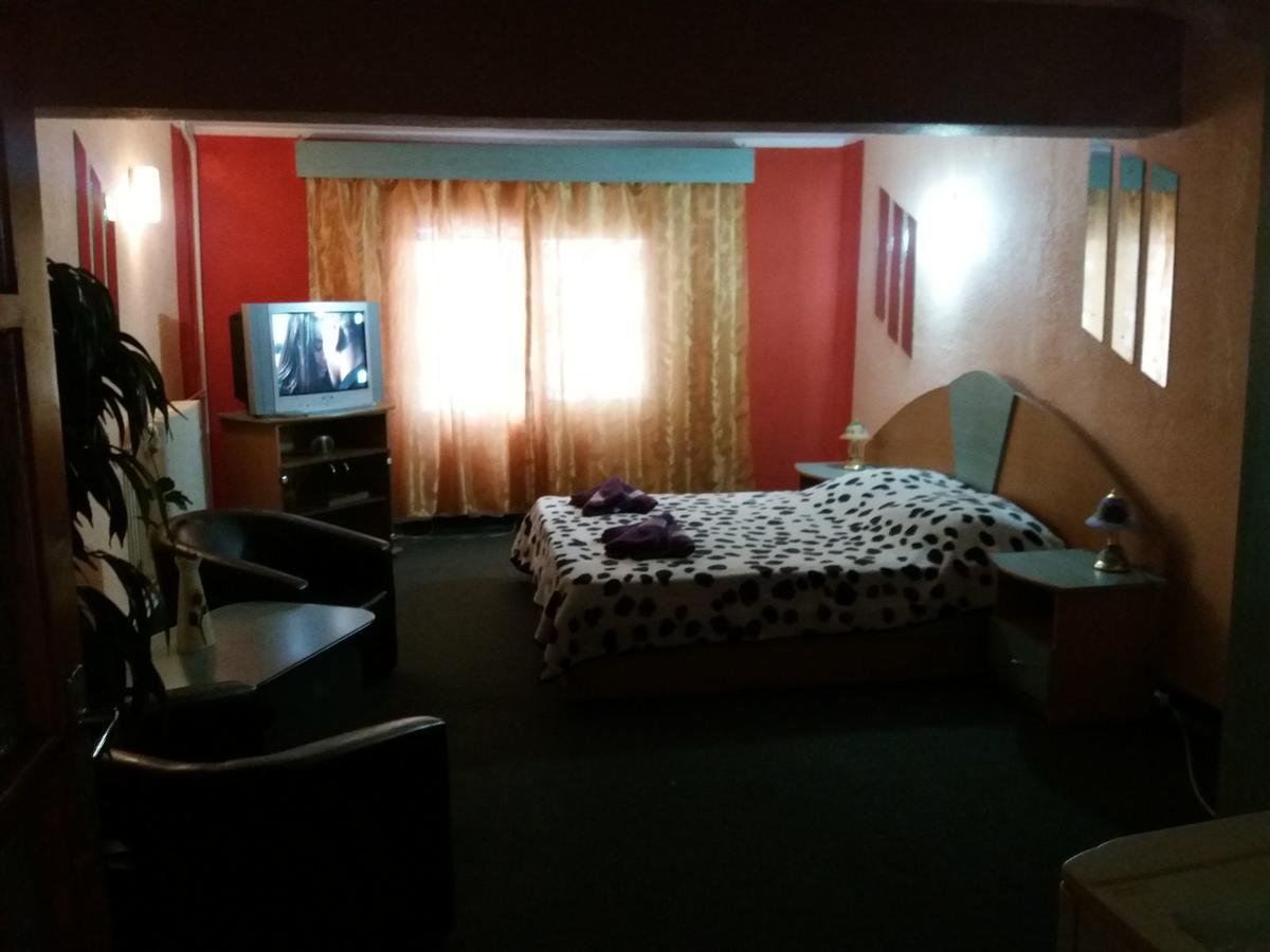 Cabana Pensiune La Brazi Vulcan  Esterno foto