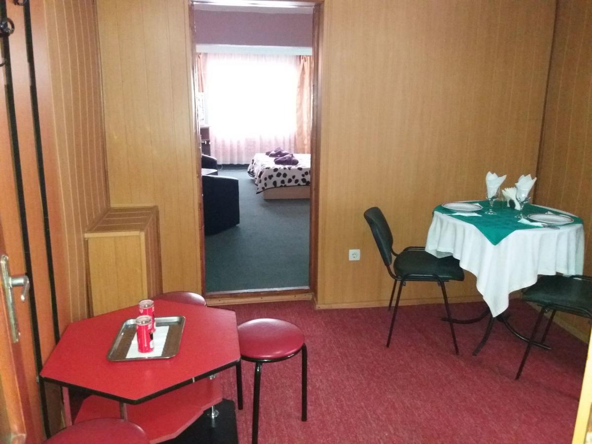 Cabana Pensiune La Brazi Vulcan  Esterno foto